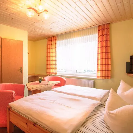 Szálloda Goldhuebel Neuhausen