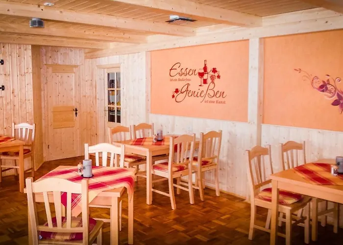 Goldhuebel Отель Нойхаузен