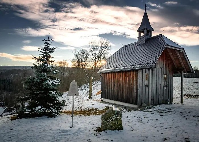 Goldhuebel Отель Нойхаузен